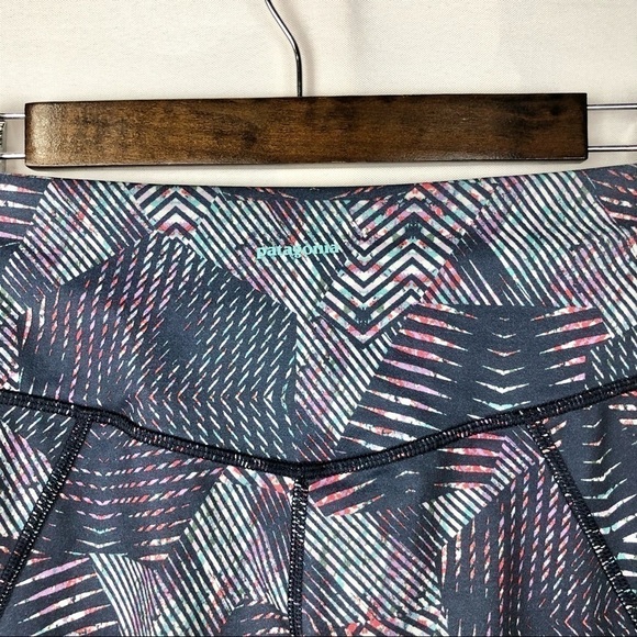 Patagonia Centered Crops in Abstract Smoky Violet Athletic Pants S - Picture 5 of 5